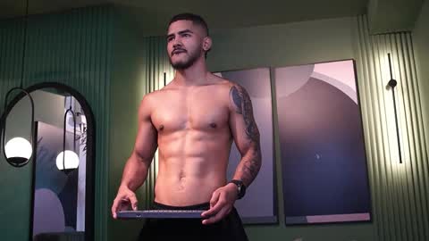 Reik online show from 02-05-26, 12:21