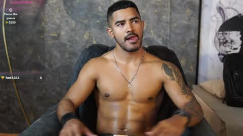 Snapshot of reik_von chatting on 06-03-26, 02:33 Reik online show from 06-03-26, 02:33