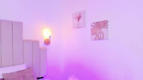 Reika  online show from 09-17-25, 12:29