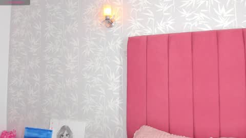 Reika  online show from 09-26-25, 03:27