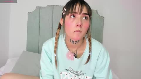 Reika  online show from 10-04-25, 03:43