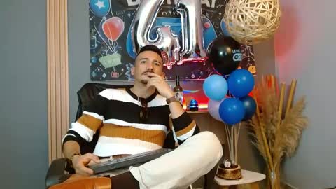 Snapshot of reiko_85_ chatting on 04-18-26, 07:58 REIKO online show from 04-18-26, 07:58