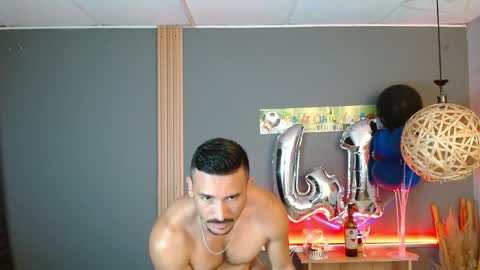 Snapshot of reiko_85_ chatting on 04-22-26, 03:02 REIKO online show from 04-22-26, 03:02
