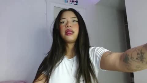 reina_reina online show from 09-11-25, 09:37