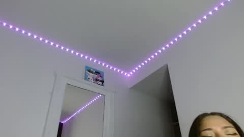 reina_reina online show from 09-27-25, 12:04