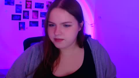 Reina online show from 02-19-26, 06:53