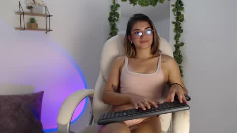 Erika online show from 12-15-24, 06:40