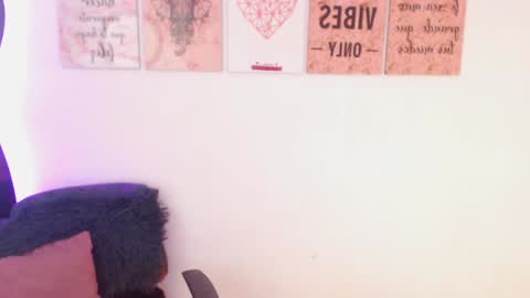 Snapshot of renata_ruiz chatting on 12-05-24, 04:42 online show from 12-05-24, 04:42