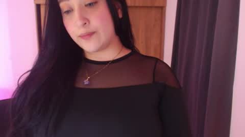 Snapshot of renata_ruiz chatting on 07-13-26, 04:15 online show from 07-13-26, 04:15