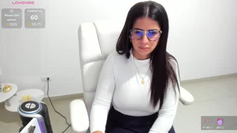 Snapshot of renata_t_ chatting on 01-21-25, 11:45 RENATA online show from 01-21-25, 11:45