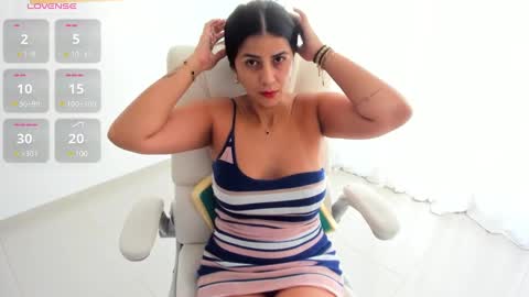 Snapshot of renata_t_ chatting on 01-27-25, 08:17 RENATA online show from 01-27-25, 08:17