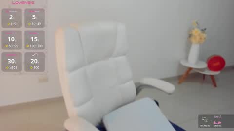 Snapshot of renata_t_ chatting on 10-25-25, 10:56 RENATA online show from 10-25-25, 10:56