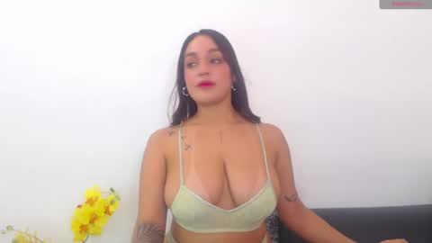 Snapshot of renatabrownn28 chatting on 06-17-26, 06:42 renatabrownn28 online show from 06-17-26, 06:42