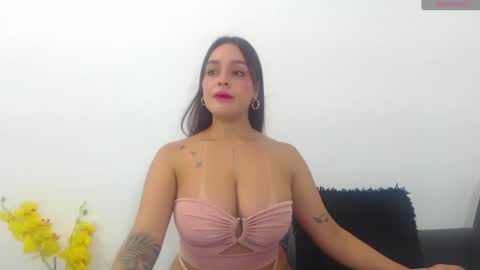 Snapshot of renatabrownn28 chatting on 06-25-26, 05:12 renatabrownn28 online show from 06-25-26, 05:12