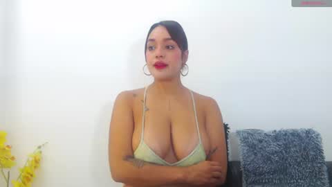 Snapshot of renatabrownn28 chatting on 07-17-26, 08:54 renatabrownn28 online show from 07-17-26, 08:54