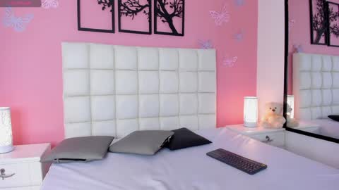 Snapshot of renatajhonson chatting on 01-30-25, 04:27 Renata online show from 01-30-25, 04:27