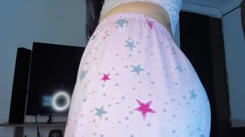 Snapshot of renatajones7 chatting on 10-27-25, 03:43 Renata online show from 10-27-25, 03:43