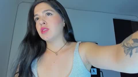 Snapshot of renatajones7 chatting on 11-16-25, 06:30 Renata online show from 11-16-25, 06:30