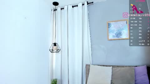 Snapshot of renataruiz_rr chatting on 07-05-26, 12:01 online show from 07-05-26, 12:01