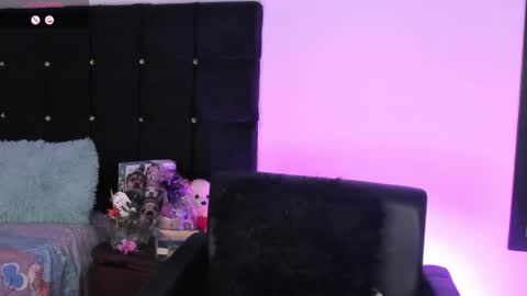 Snapshot of renatawilsom chatting on 05-16-26, 11:25 renatawilsom online show from 05-16-26, 11:25