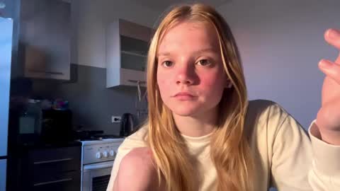 Tiffany online show from 04-18-26, 02:37