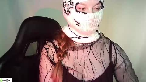 Renesme White Im here from Monday to Friday online show from 05-18-26, 04:07