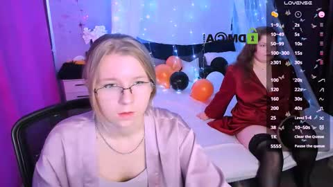 Snapshot of renesmee_sunset chatting on 10-30-25, 10:06 Sweet Renesmee online show from 10-30-25, 10:06