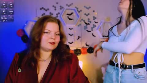 Snapshot of renesmee_sunset chatting on 11-02-25, 09:55 Sweet Renesmee online show from 11-02-25, 09:55