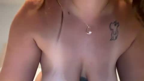 renimoonxo online show from 06-24-26, 10:25