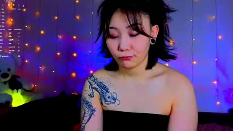 Snapshot of renochka chatting on 03-06-25, 02:29 renochka online show from 03-06-25, 02:29