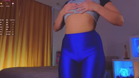 Snapshot of renochka chatting on 09-11-25, 01:11 renochka online show from 09-11-25, 01:11