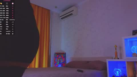 Snapshot of renochka chatting on 09-19-25, 12:50 renochka online show from 09-19-25, 12:50