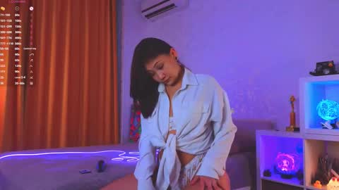 Snapshot of renochka chatting on 10-10-25, 06:23 renochka online show from 10-10-25, 06:23