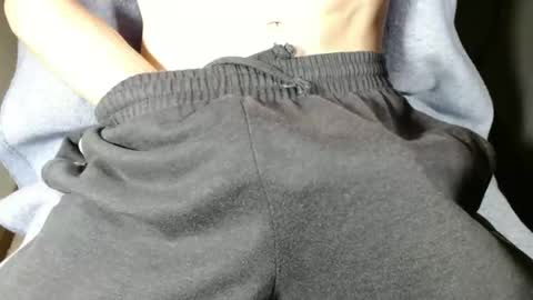 Snapshot of renolp416 chatting on 01-02-25, 11:27 renolp416 online show from 01-02-25, 11:27