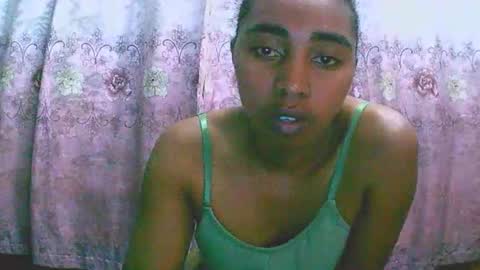 Snapshot of rephaleta chatting on 10-03-25, 10:56 Rephaleta online show from 10-03-25, 10:56