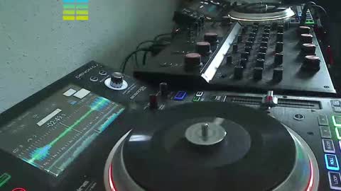 Snapshot of reticuli chatting on 04-12-26, 06:57 GearPorn online show from 04-12-26, 06:57