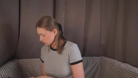 Snapshot of revamcallister chatting on 05-10-26, 10:20 revamcallister online show from 05-10-26, 10:20