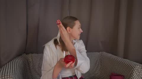 Snapshot of revamcallister chatting on 05-11-26, 11:27 revamcallister online show from 05-11-26, 11:27