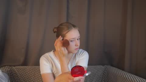 Snapshot of revamcallister chatting on 05-17-26, 01:18 revamcallister online show from 05-17-26, 01:18