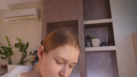 Snapshot of revamcallister chatting on 05-18-26, 02:23 revamcallister online show from 05-18-26, 02:23