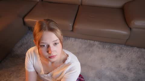 Snapshot of revamcallister chatting on 05-19-26, 01:39 revamcallister online show from 05-19-26, 01:39
