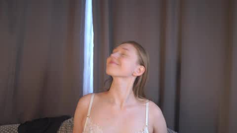 Snapshot of revamcallister chatting on 05-29-26, 05:05 revamcallister online show from 05-29-26, 05:05