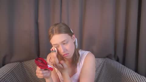Snapshot of revamcallister chatting on 06-12-26, 04:22 revamcallister online show from 06-12-26, 04:22