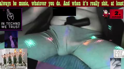 Snapshot of revilo80 chatting on 12-08-24, 12:40 revilo80 online show from 12-08-24, 12:40