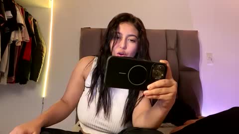 Rexa y blade  online show from 10-11-25, 08:29