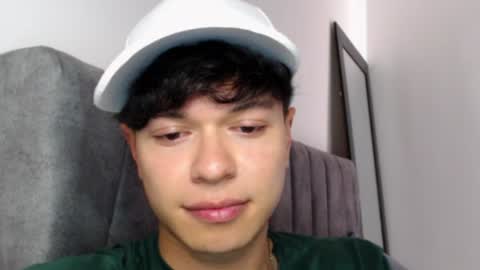 Snapshot of rexbunnybody chatting on 06-11-26, 04:27 Rex online show from 06-11-26, 04:27