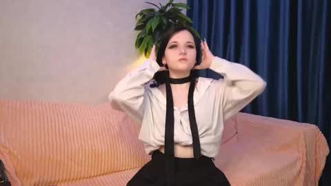 Snapshot of reydiobscura chatting on 12-21-25, 05:03 reydiobscura online show from 12-21-25, 05:03