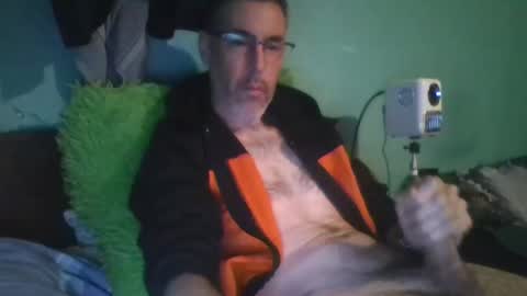 reyes_albert2006 online show from 11-24-25, 12:54