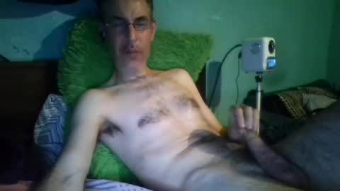 Snapshot of reyes_albert2006 chatting on 05-31-26, 01:29 reyes_albert2006 online show from 05-31-26, 01:29