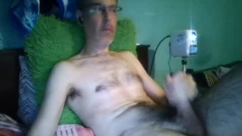Snapshot of reyes_albert2006 chatting on 06-16-26, 10:40 reyes_albert2006 online show from 06-16-26, 10:40